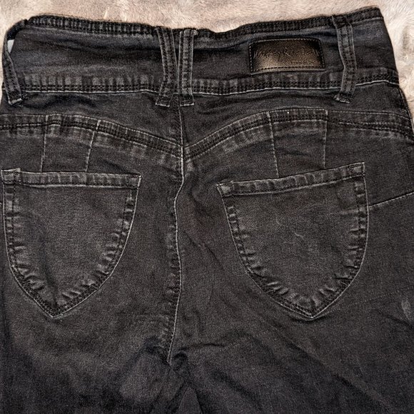 Ladies Monkey Ride Brand 3 Button Black Jeans Size 9/29 Inseam - Picture 1 of 4